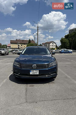 Седан Volkswagen Passat 2018 в Днепре