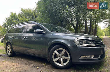 Універсал Volkswagen Passat 2014 в Івано-Франківську