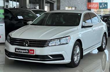 Седан Volkswagen Passat 2016 в Одессе