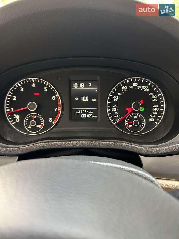 Седан Volkswagen Passat 2013 в Киеве