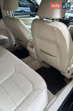 Седан Volkswagen Passat 2013 в 