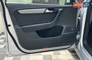 Універсал Volkswagen Passat 2014 в 