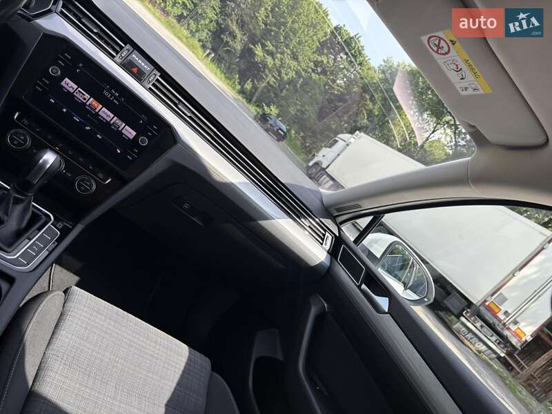 Універсал Volkswagen Passat 2020 в Бережанах