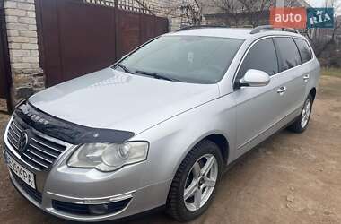 Универсал Volkswagen Passat 2005 в Еланце