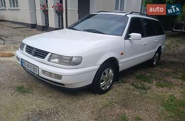 Універсал Volkswagen Passat 1995 в Монастириській