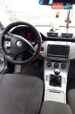 Седан Volkswagen Passat 2005 в 