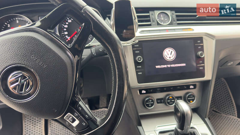 Универсал Volkswagen Passat 2017 в Ужгороде