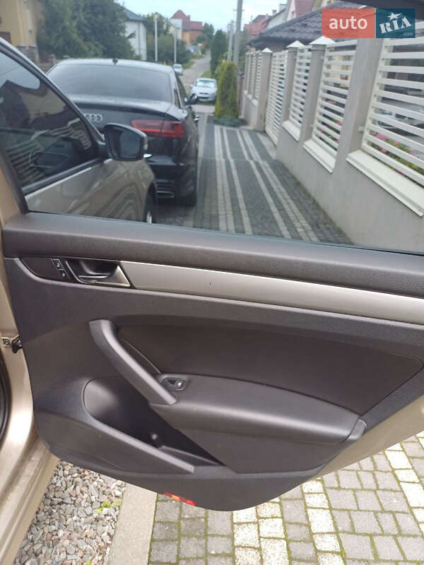 Седан Volkswagen Passat 2014 в Львові