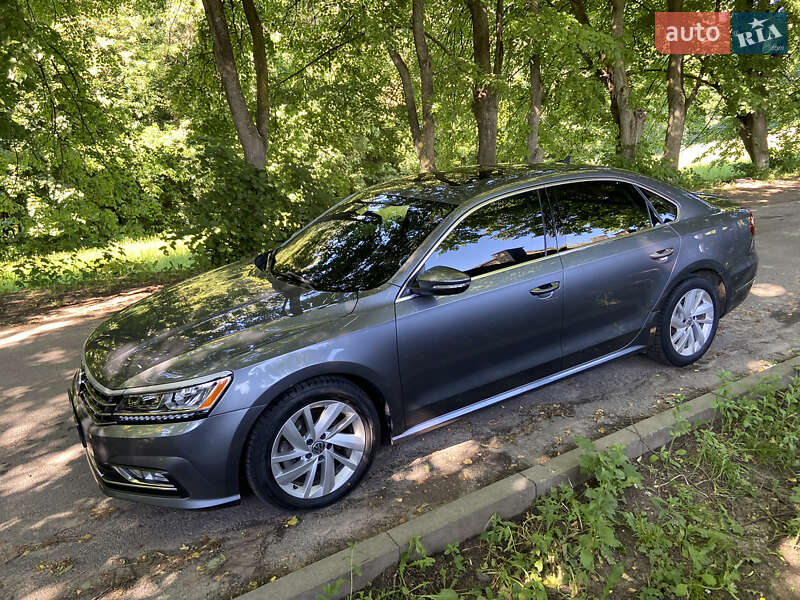 Седан Volkswagen Passat 2018 в Хмельницькому