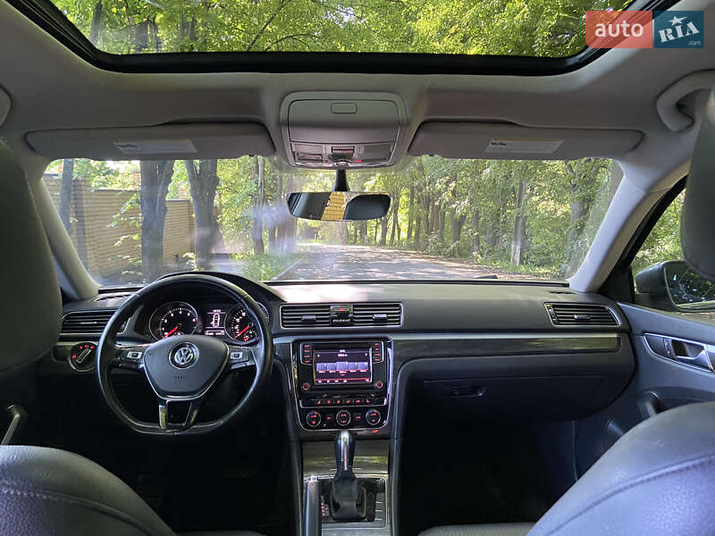 Седан Volkswagen Passat 2018 в Хмельницькому
