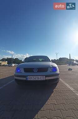 Седан Volkswagen Passat 1999 в Житомире