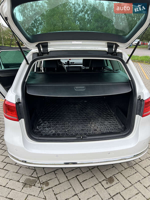 Универсал Volkswagen Passat 2011 в Дрогобыче