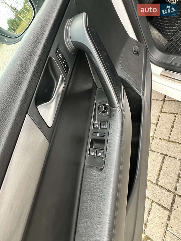 Универсал Volkswagen Passat 2011 в Дрогобыче