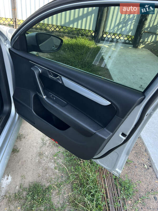 Универсал Volkswagen Passat 2011 в Киеве фото 13 Универсал Volkswagen Passat 2011 в Киеве