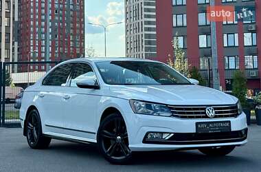 Седан Volkswagen Passat 2016 в Києві