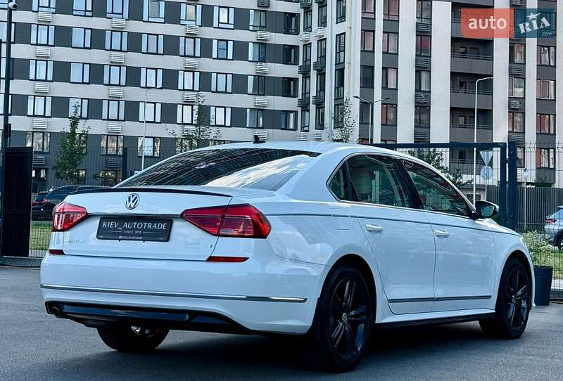 Седан Volkswagen Passat 2016 в Киеве
