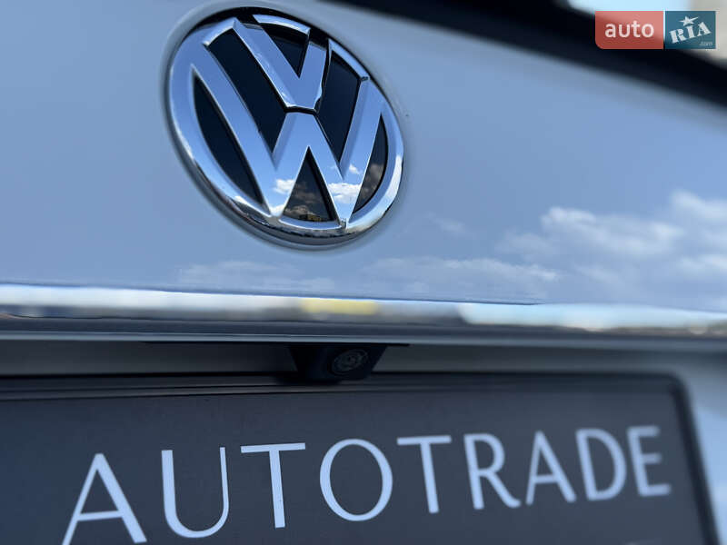 Седан Volkswagen Passat 2016 в Киеве