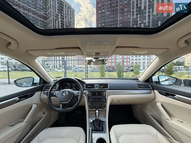 Седан Volkswagen Passat 2016 в Киеве