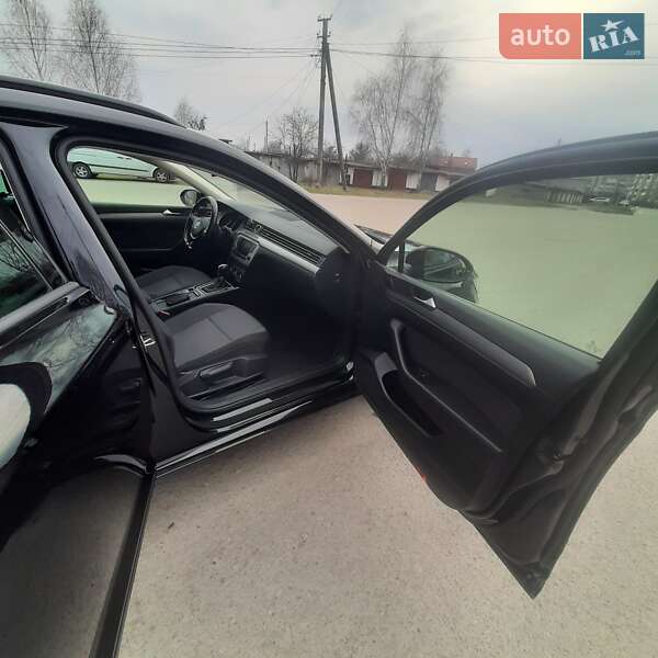 Универсал Volkswagen Passat 2017 в Звягеле
