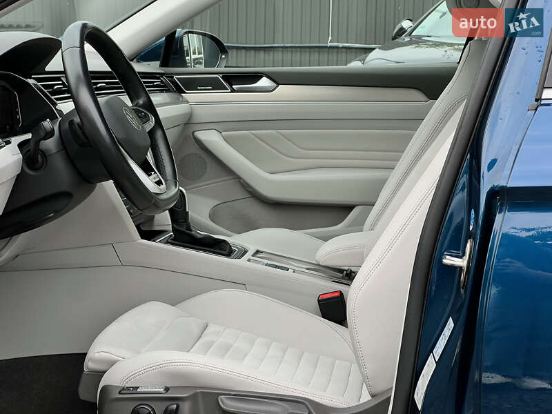 Универсал Volkswagen Passat 2022 в Луцке