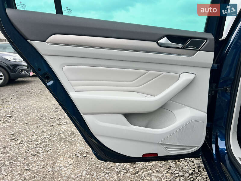 Универсал Volkswagen Passat 2022 в Луцке