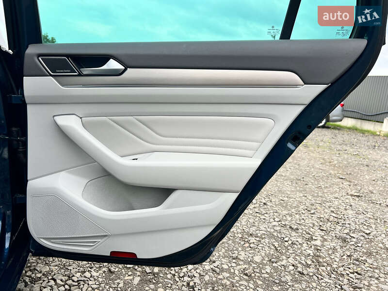 Универсал Volkswagen Passat 2022 в Луцке