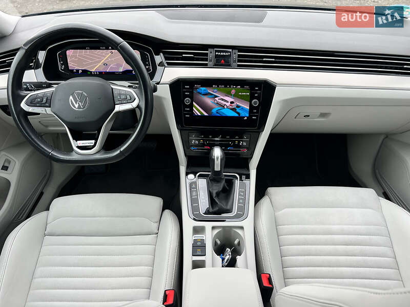Универсал Volkswagen Passat 2022 в Луцке