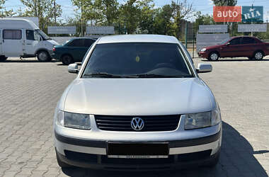 Седан Volkswagen Passat 1997 в Николаеве