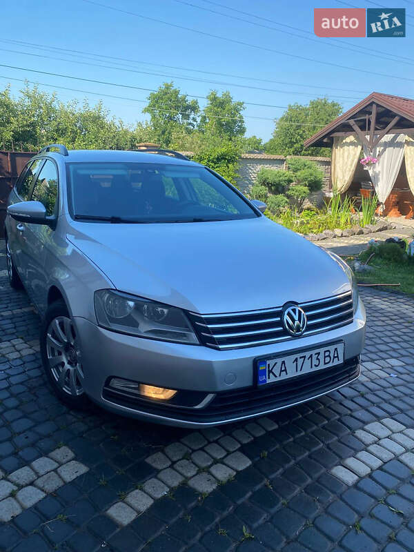 Універсал Volkswagen Passat 2014 в Києві