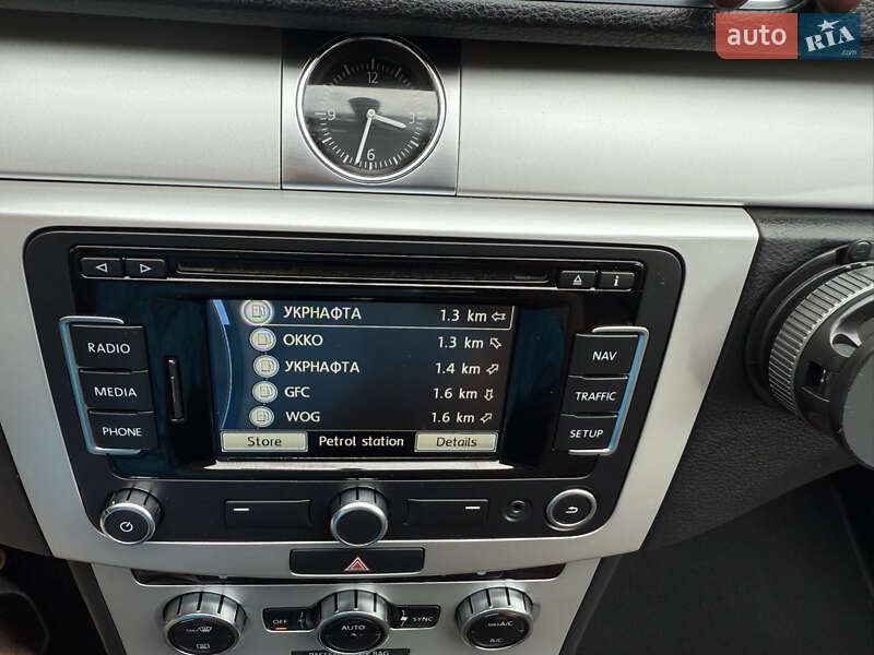 Седан Volkswagen Passat 2014 в Львове