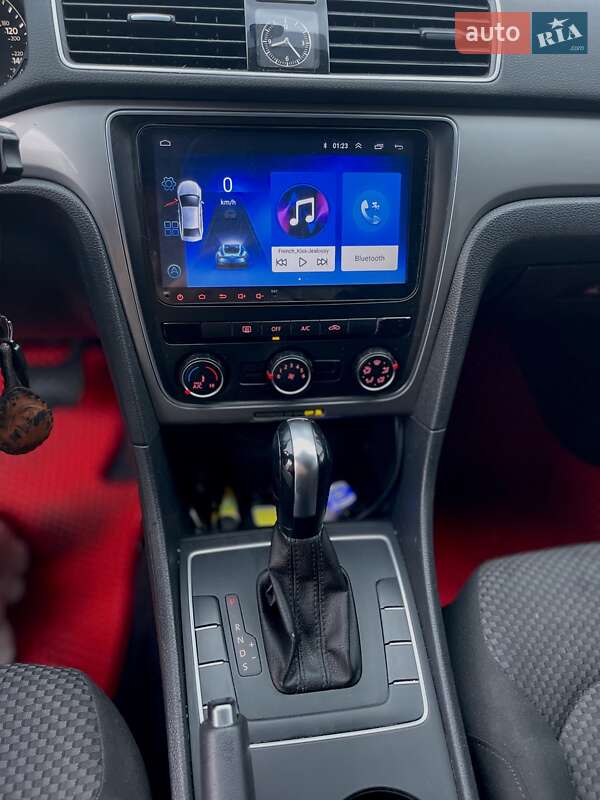 Седан Volkswagen Passat 2013 в Шептицькому