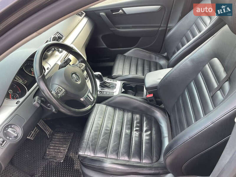 Универсал Volkswagen Passat 2013 в Киеве