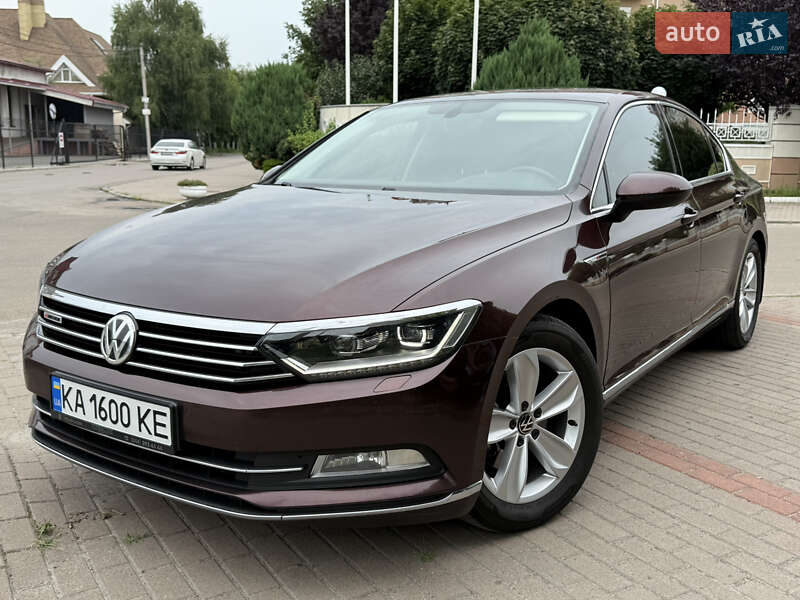 Седан Volkswagen Passat 2015 в Киеве