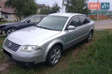 Седан Volkswagen Passat 2003 в Киеве
