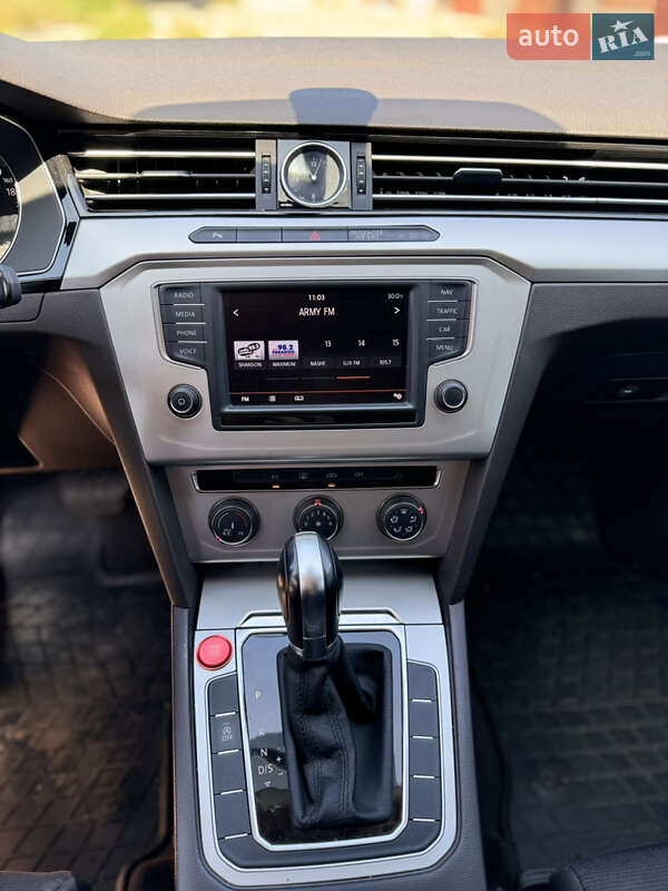 Универсал Volkswagen Passat 2015 в Чугуеве
