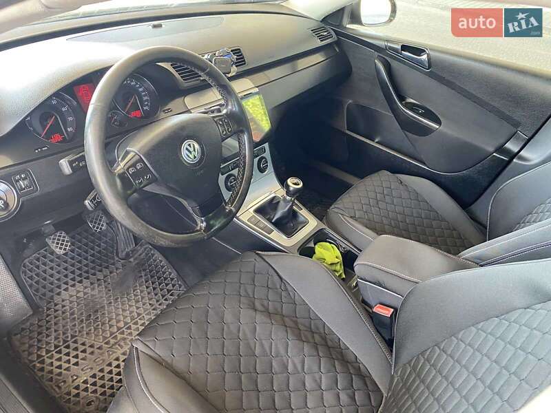 Универсал Volkswagen Passat 2006 в Николаеве