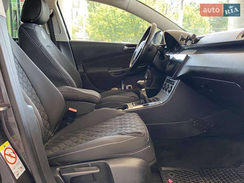 Универсал Volkswagen Passat 2006 в Николаеве