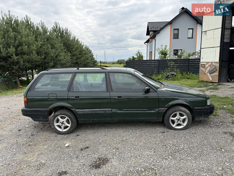 Універсал Volkswagen Passat 1990 в Львові