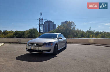 Седан Volkswagen Passat 2014 в Острозі