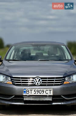 Седан Volkswagen Passat 2013 в Киеве