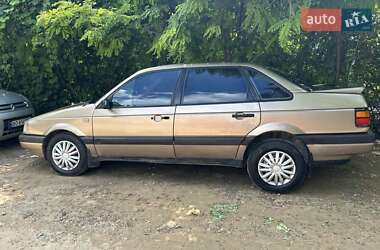 Седан Volkswagen Passat 1989 в Заліщиках