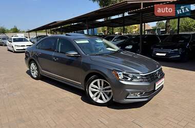 Седан Volkswagen Passat 2018 в Кривом Роге