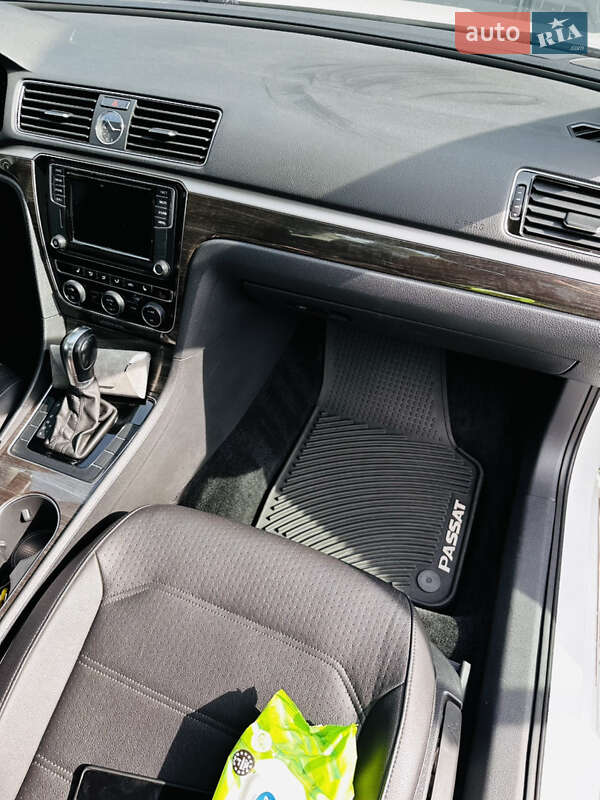 Седан Volkswagen Passat 2015 в Хмельницком