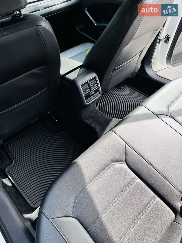 Седан Volkswagen Passat 2015 в Хмельницком