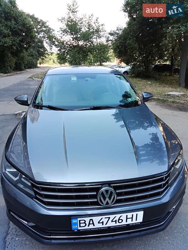Седан Volkswagen Passat 2017 в Кропивницком