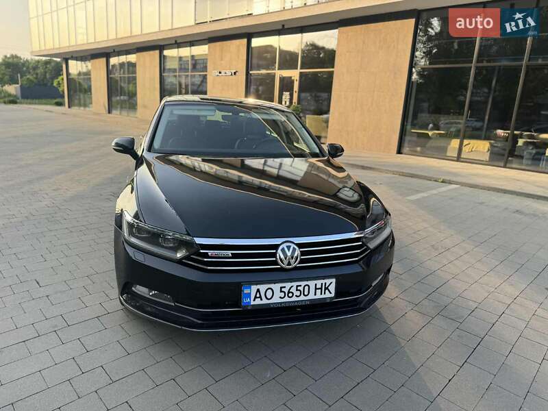 Седан Volkswagen Passat 2017 в Ужгороде