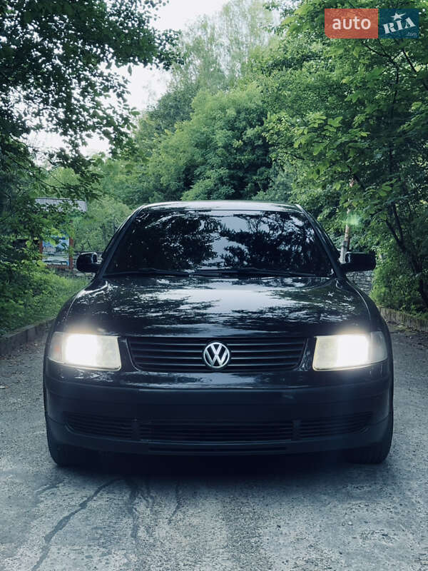 Седан Volkswagen Passat 2000 в Косове