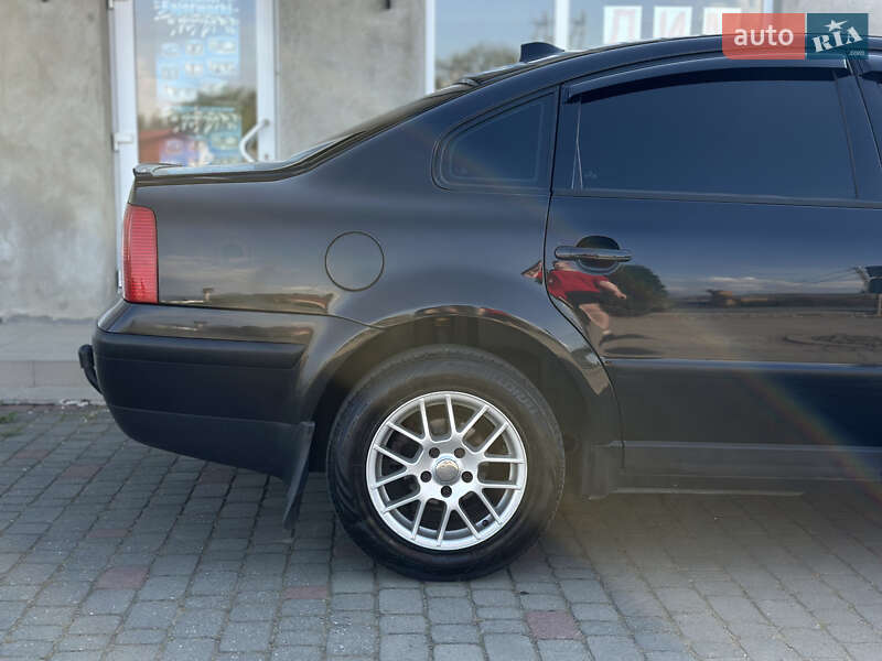 Седан Volkswagen Passat 2000 в Косове