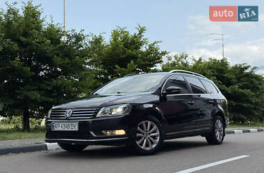 Универсал Volkswagen Passat 2014 в Киеве