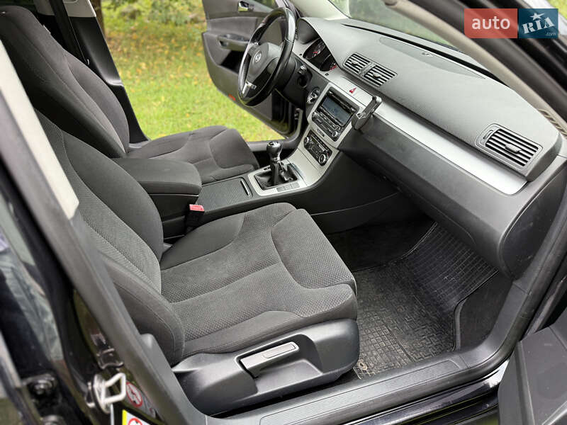 Седан Volkswagen Passat 2010 в Стрию